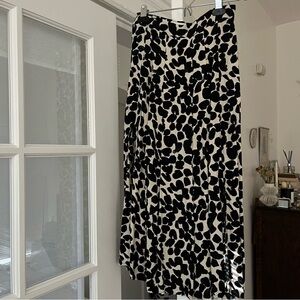 Animal printed skirt with slit
